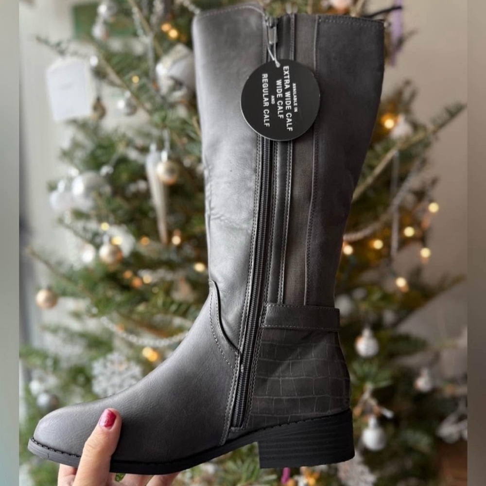 Karen Scott Silver Knee-High Boots 7.5W, Wide Calf (tag cut off) - Picture 1 of 3